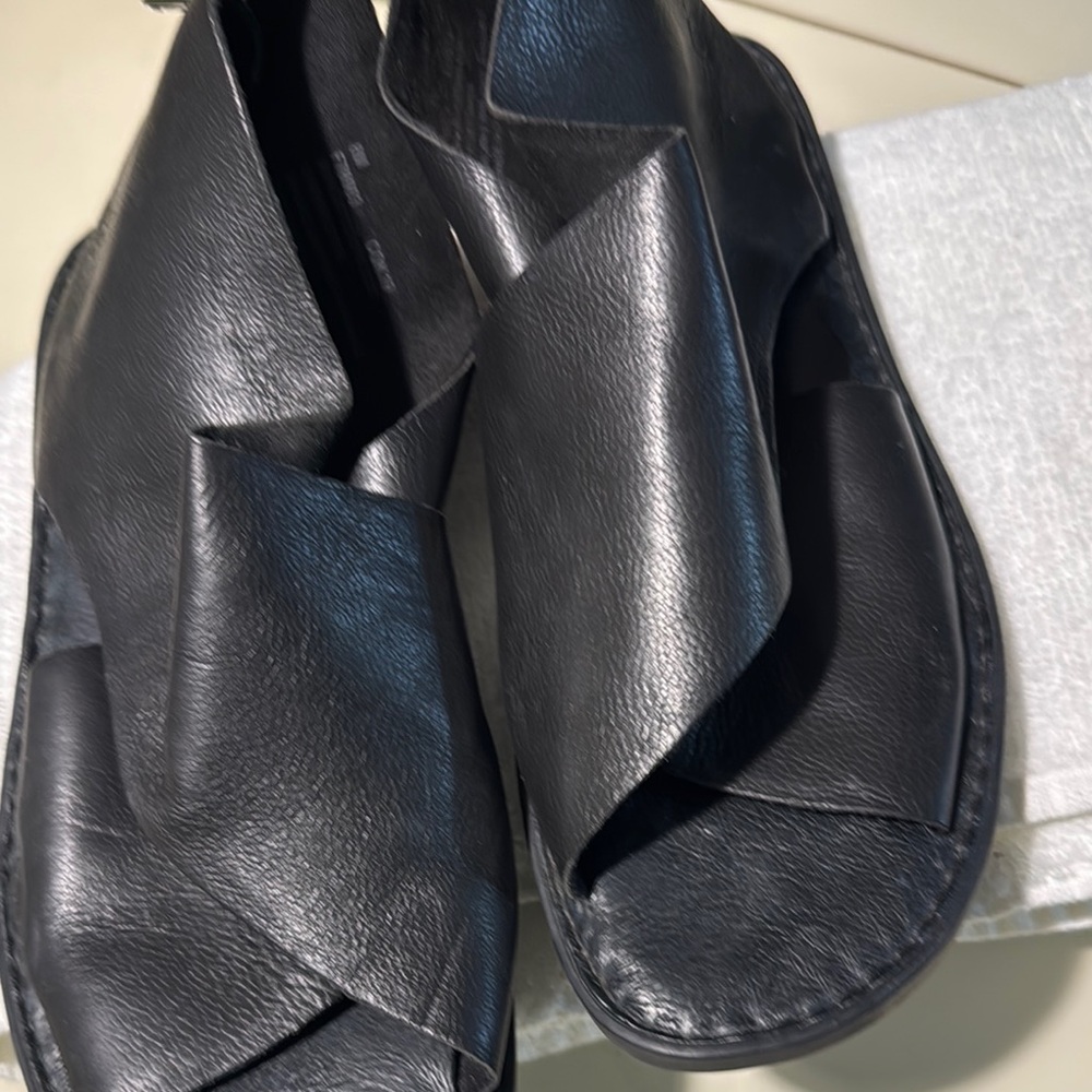 Born ( Iwa) women sandal